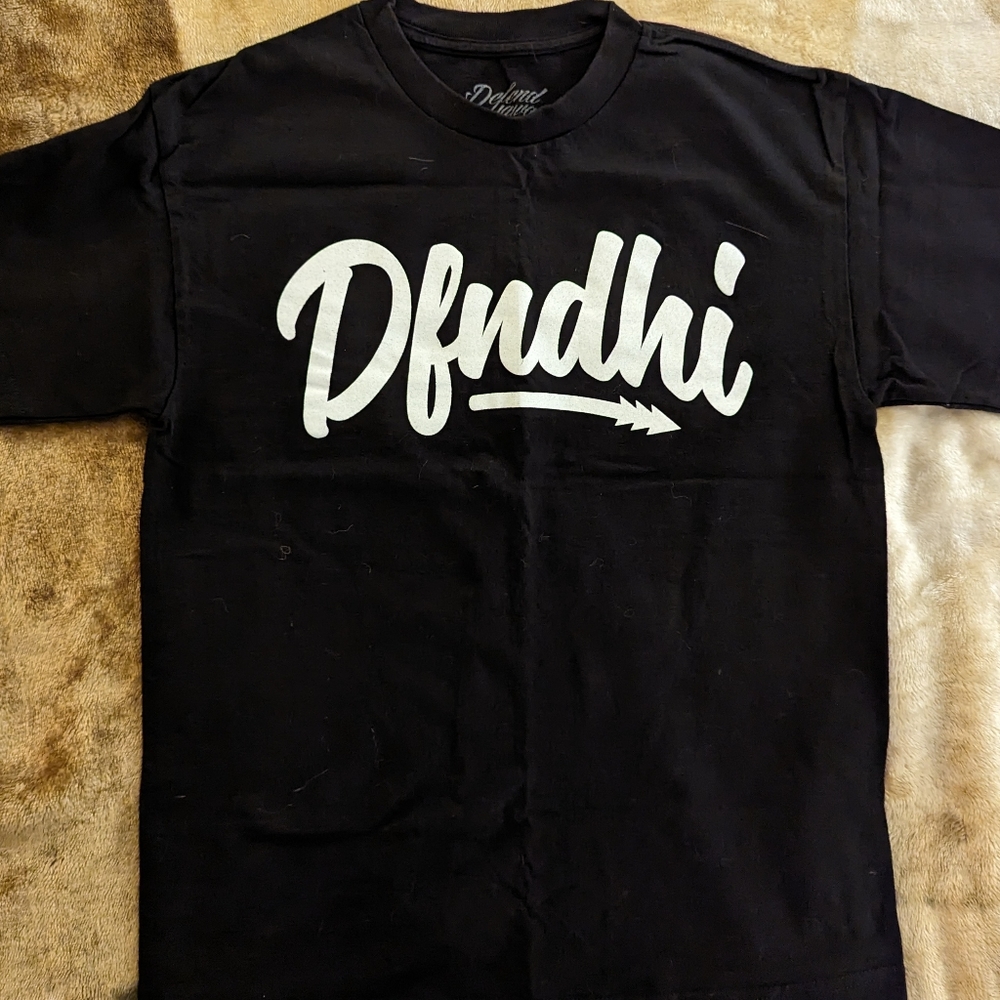 Defend Hawaii t-shirt‎